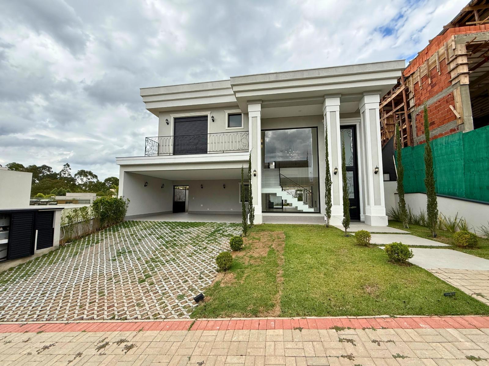 Fachada casa à venda em Itahye Residencial, Alphaville, Barueri — 5 suítes, 489 m² — imagem 1 de 29