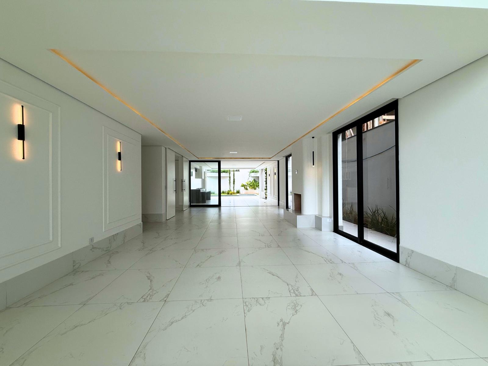 Área de convivência casa à venda em Itahye Residencial, Alphaville, Barueri — 5 suítes, 489 m² — imagem 6 de 29
