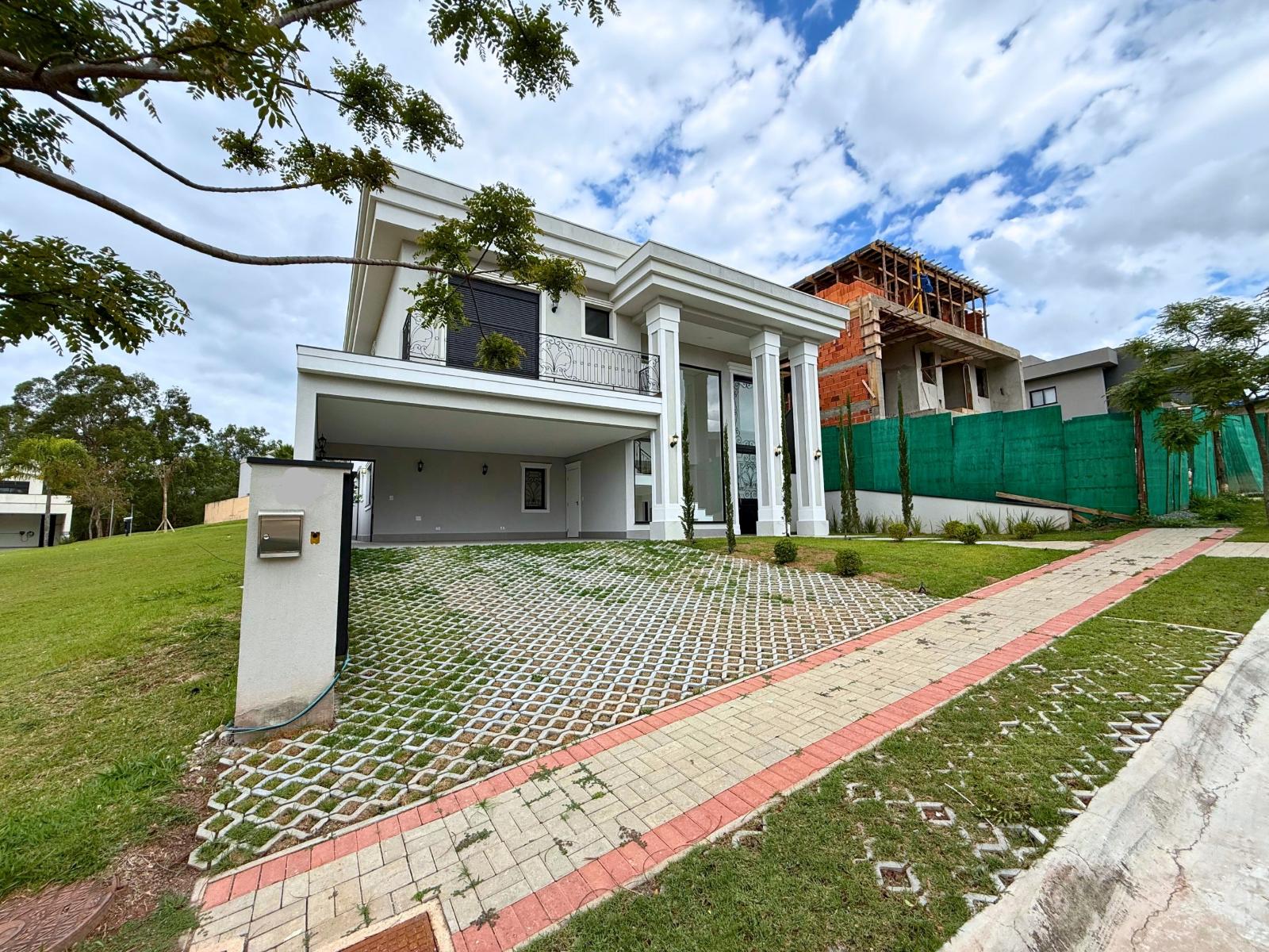 Sala de estar casa à venda em Itahye Residencial, Alphaville, Barueri — 5 suítes, 489 m² — imagem 2 de 29
