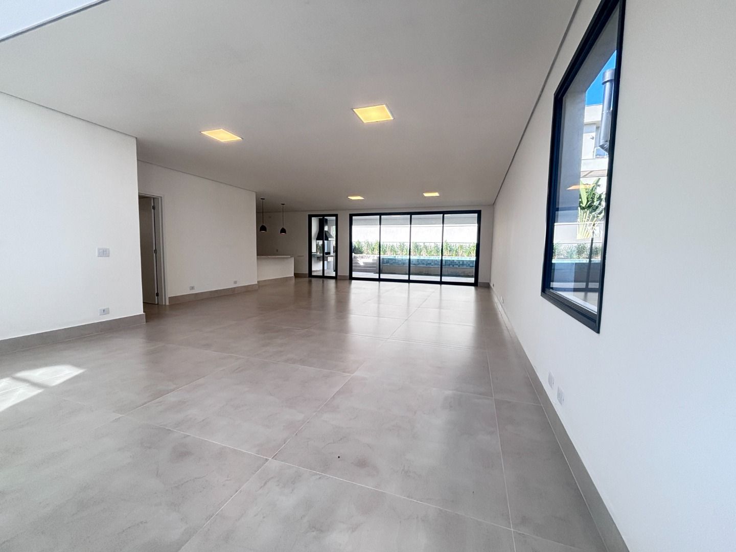 Suíte principal casa à venda em Itahye Residencial, Alphaville, Barueri — 4 suítes, 420 m² — imagem 4 de 15