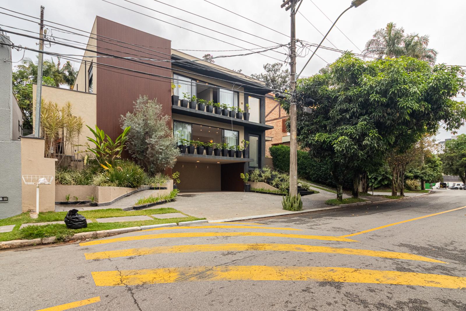 Fachada casa à venda em Alphaville Residencial 1, Alphaville, Barueri — 5 suítes, 631 m² — imagem 1 de 54