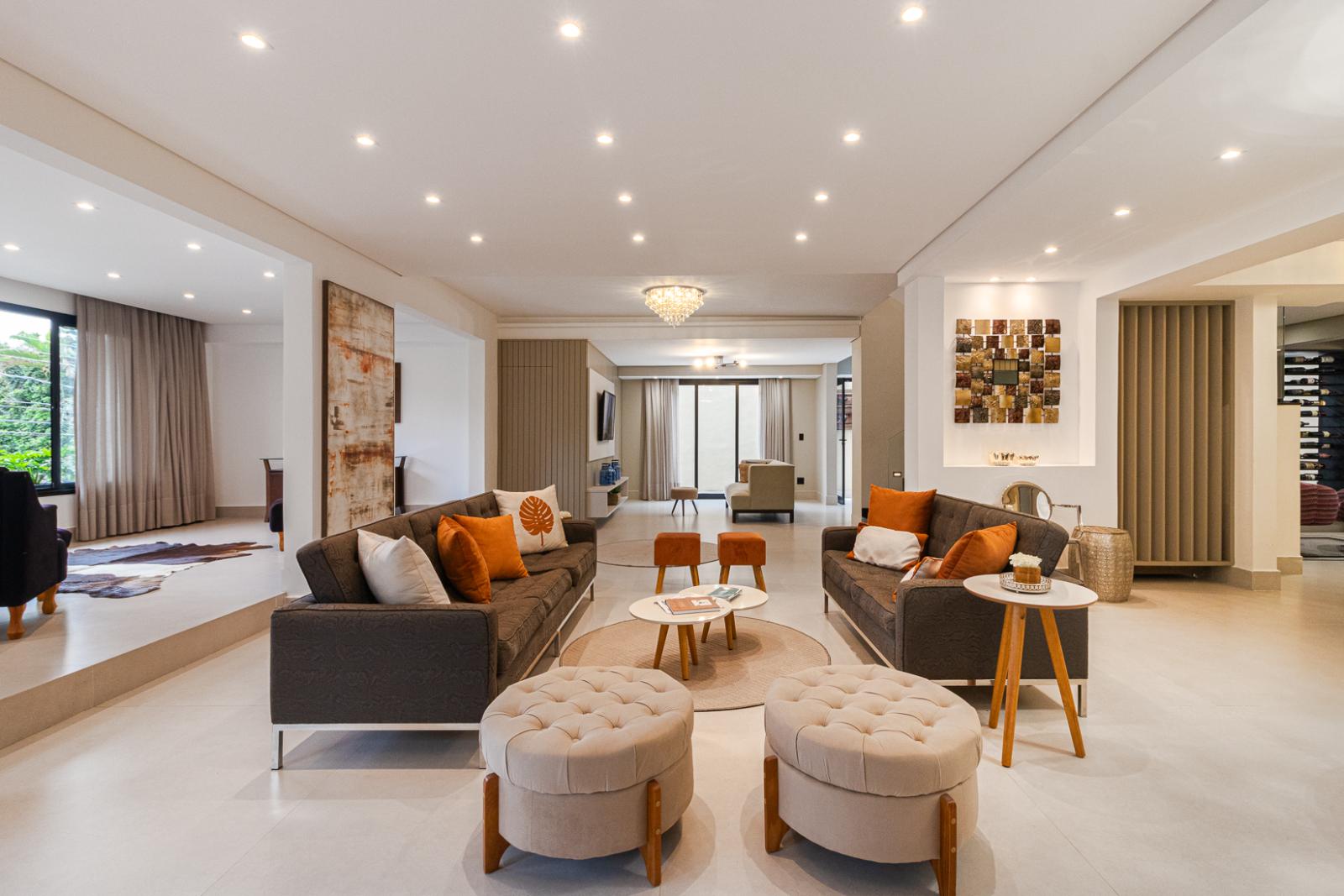 Cozinha e área gourmet casa à venda em Alphaville Residencial 1, Alphaville, Barueri — 5 suítes, 631 m² — imagem 3 de 54
