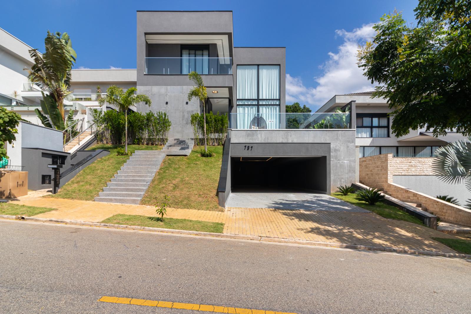 Fachada casa à venda em Burle Marx, Alphaville, Santana de Parnaíba — 4 suítes, 525 m² — imagem 1 de 39