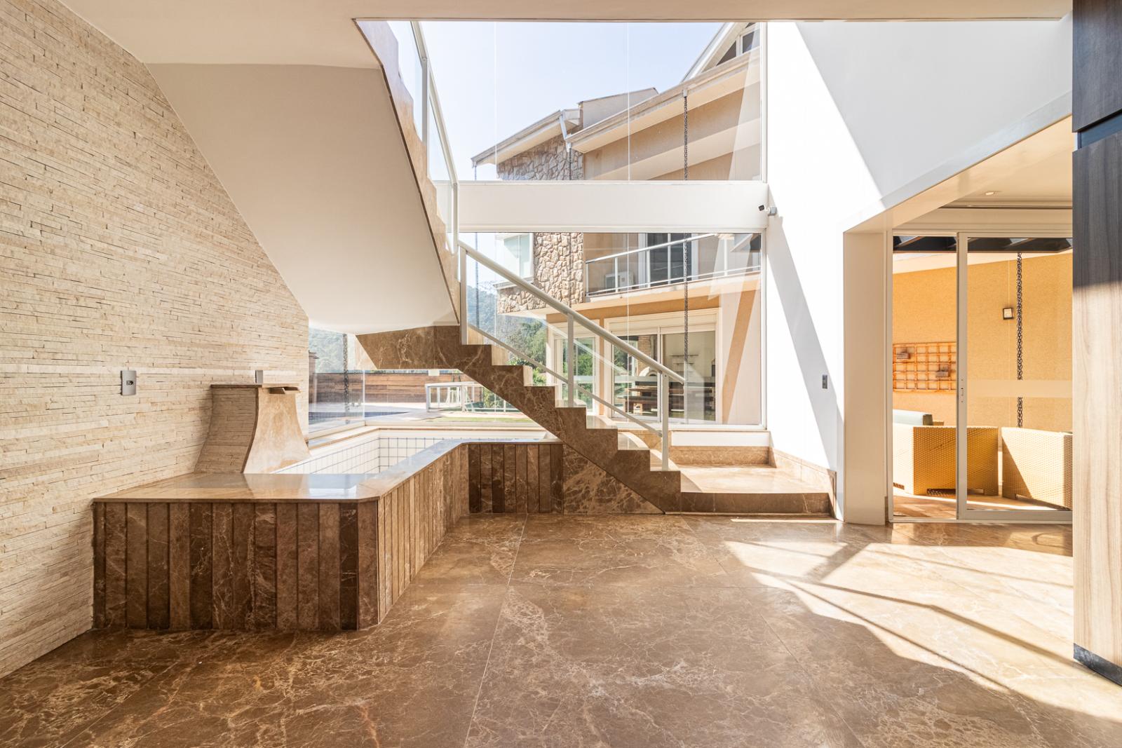 Piscina e área externa casa à venda ou para alugar em Villa Solaia , Alphaville, Barueri — 5 suítes, 797 m² — imagem 5 de 50