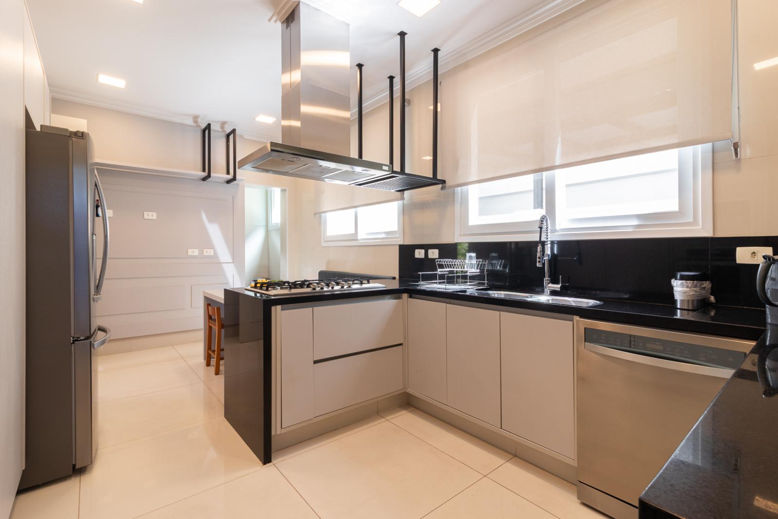 Suíte principal casa à venda em Villa Solaia , Alphaville, Barueri — 4 suítes, 420 m² — imagem 4 de 39