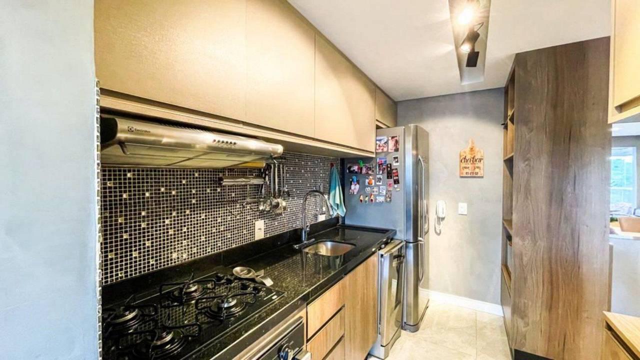 Sala de estar apartamento para alugar em Glass Alphaville, Alphaville, Barueri — 1 suíte, 67 m² — imagem 2 de 9