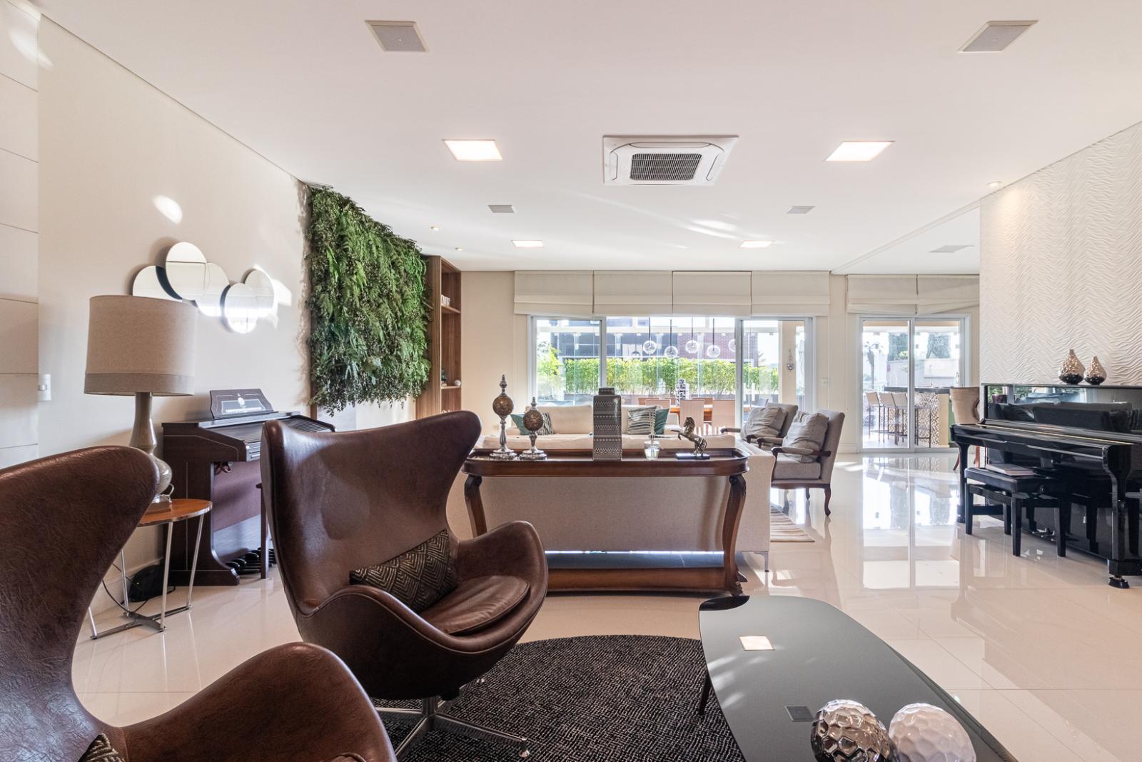Área de convivência casa à venda em Residencial Tambore 10 , Alphaville, Santana de Parnaíba — 4 suítes, 525 m² — imagem 6 de 41
