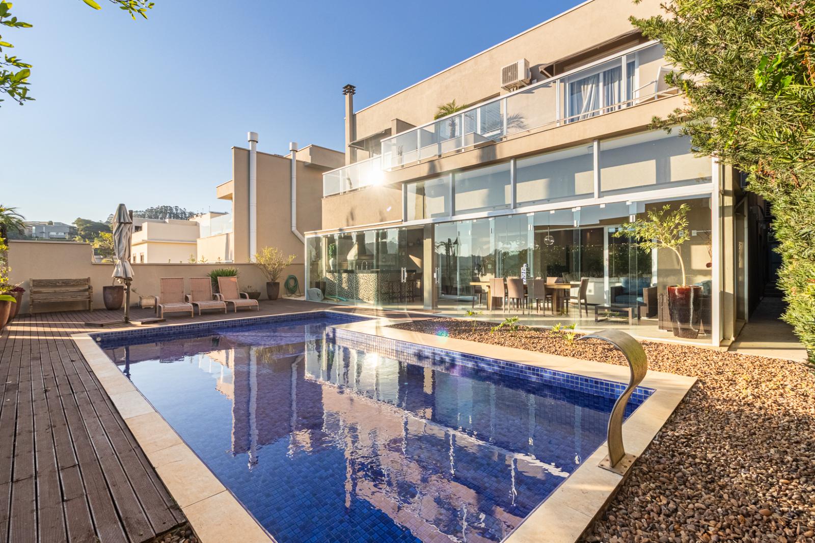 Fachada casa à venda em Residencial Tambore 10 , Alphaville, Santana de Parnaíba — 4 suítes, 525 m² — imagem 1 de 41
