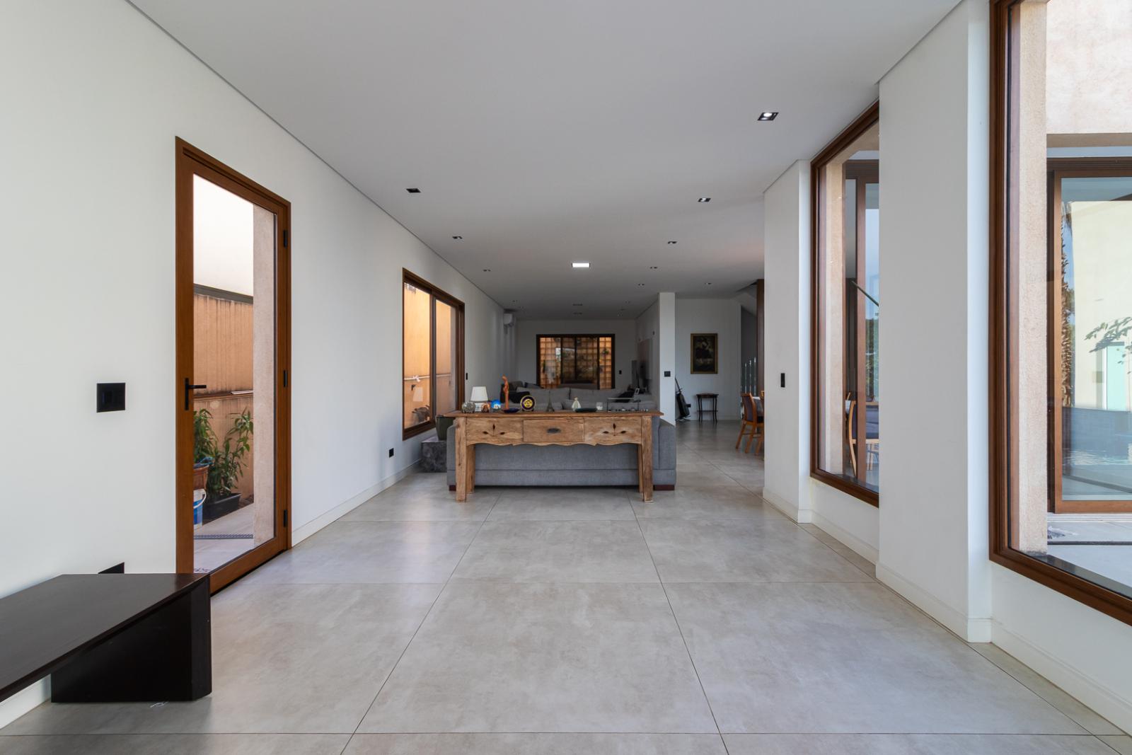 Piscina e área externa casa à venda em Residencial Tambore 10 , Alphaville, Santana de Parnaíba — 4 suítes, 525 m² — imagem 5 de 34