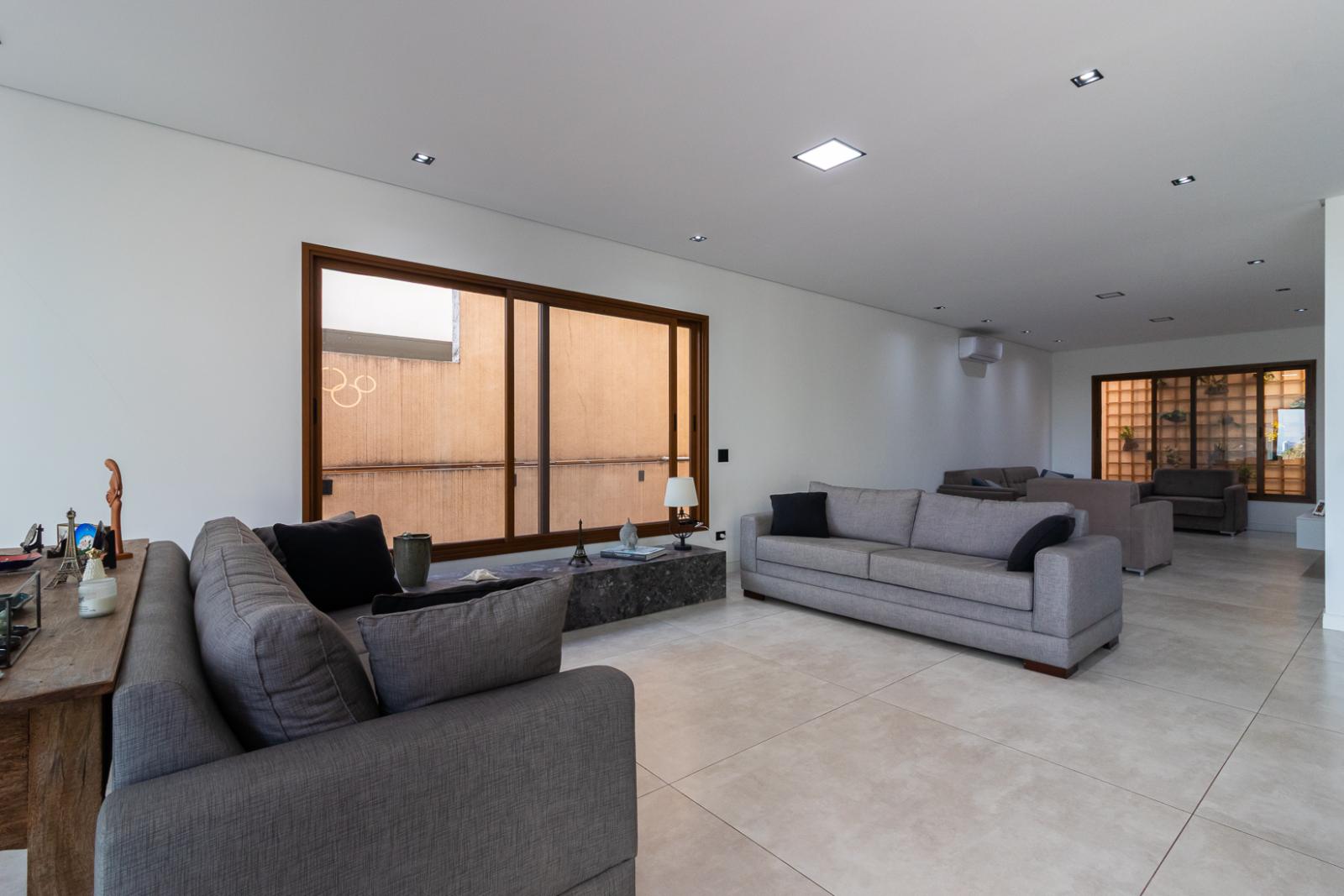 Área de convivência casa à venda em Residencial Tambore 10 , Alphaville, Santana de Parnaíba — 4 suítes, 525 m² — imagem 6 de 34
