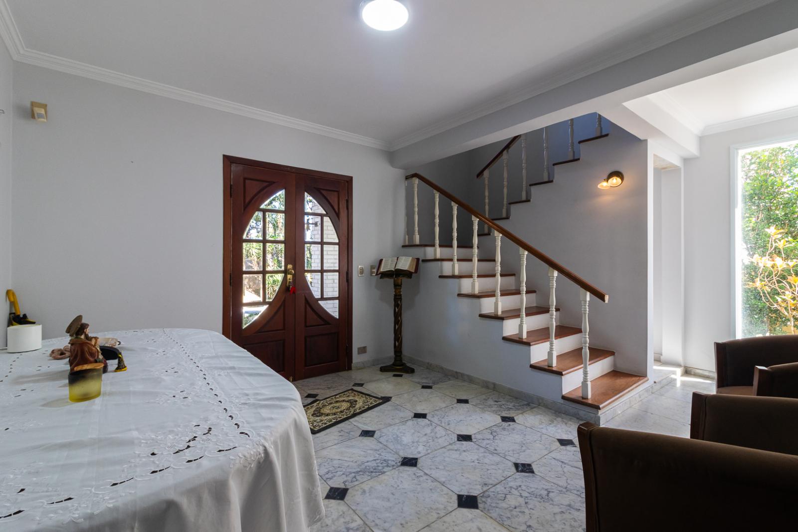Cozinha e área gourmet casa à venda ou para alugar em Alphaville Residencial 0, Alphaville, Barueri — 2 suítes, 811 m² — imagem 3 de 37