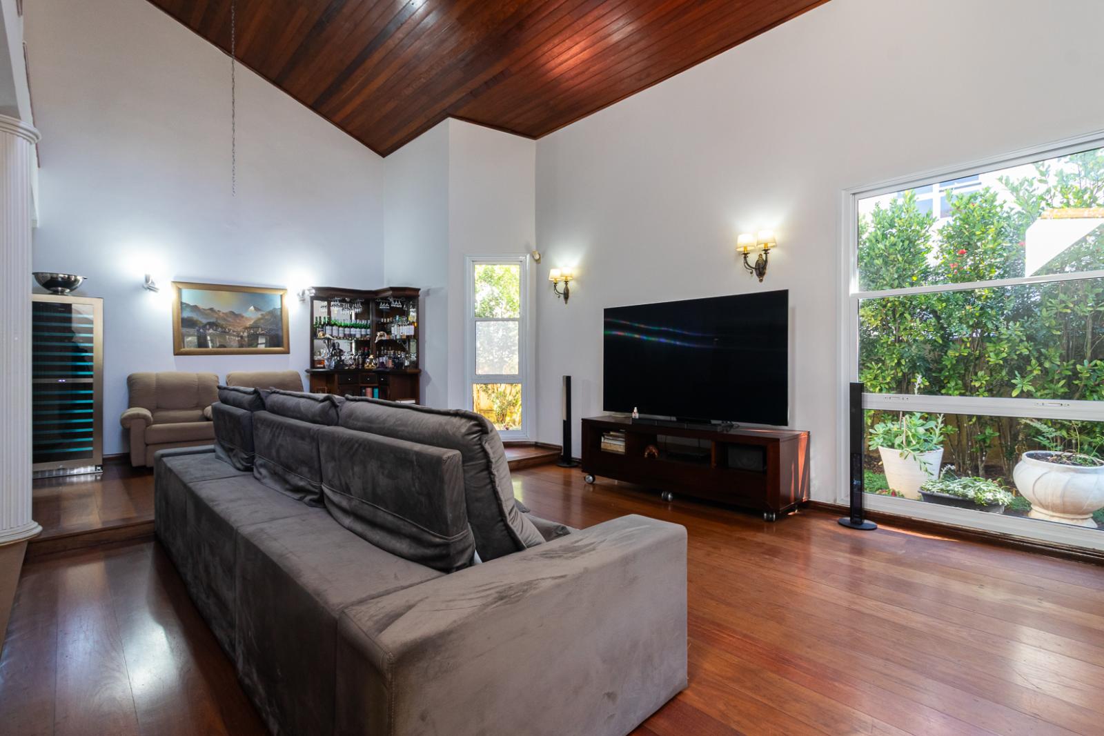 Área de convivência casa à venda ou para alugar em Alphaville Residencial 0, Alphaville, Barueri — 2 suítes, 811 m² — imagem 6 de 37