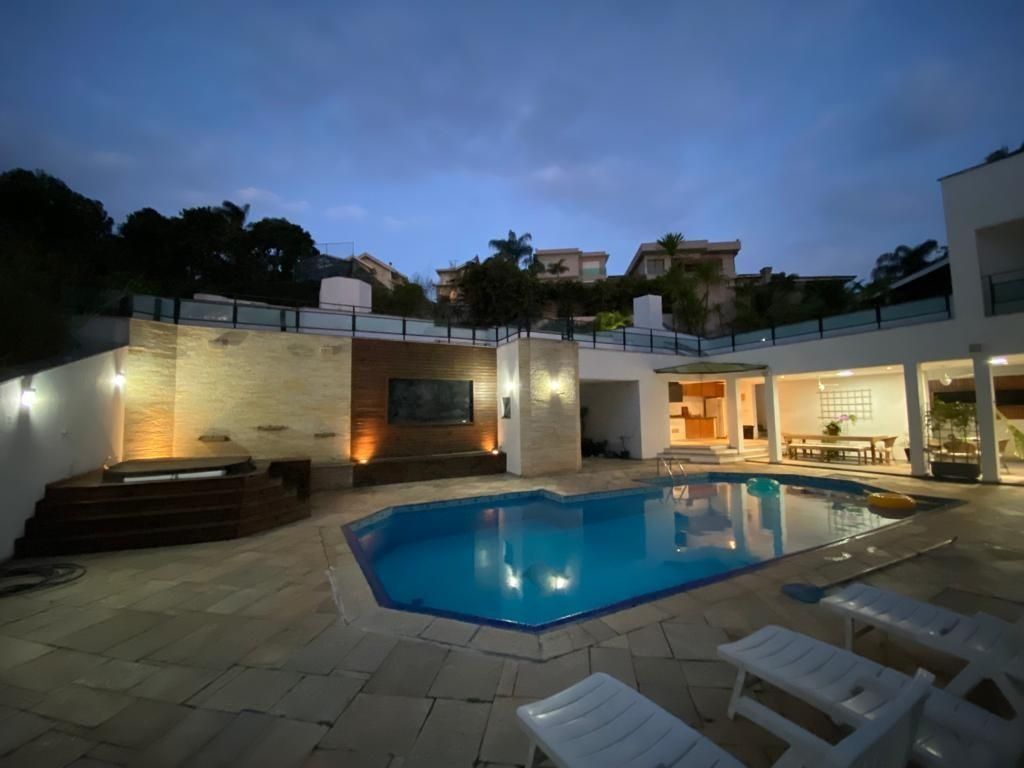 Cozinha e área gourmet casa à venda ou para alugar em Alphaville Residencial 10, Alphaville, Santana de Parnaíba — 4 suítes, 798 m² — imagem 3 de 13
