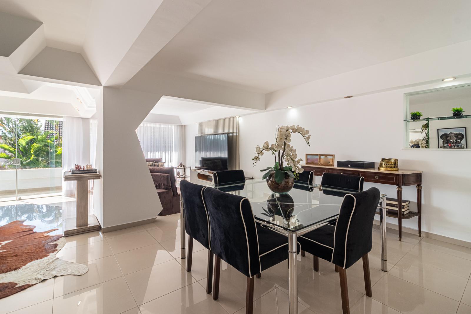 Suíte principal casa à venda ou para alugar em Alphaville Residencial 3, Alphaville, Barueri — 4 suítes, 393 m² — imagem 4 de 44