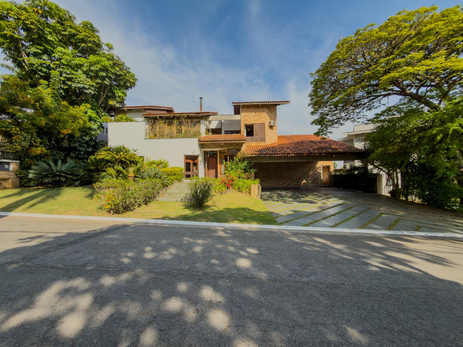 Fachada casa à venda ou para alugar — 3 suítes, 720 m² — imagem 1 de 52