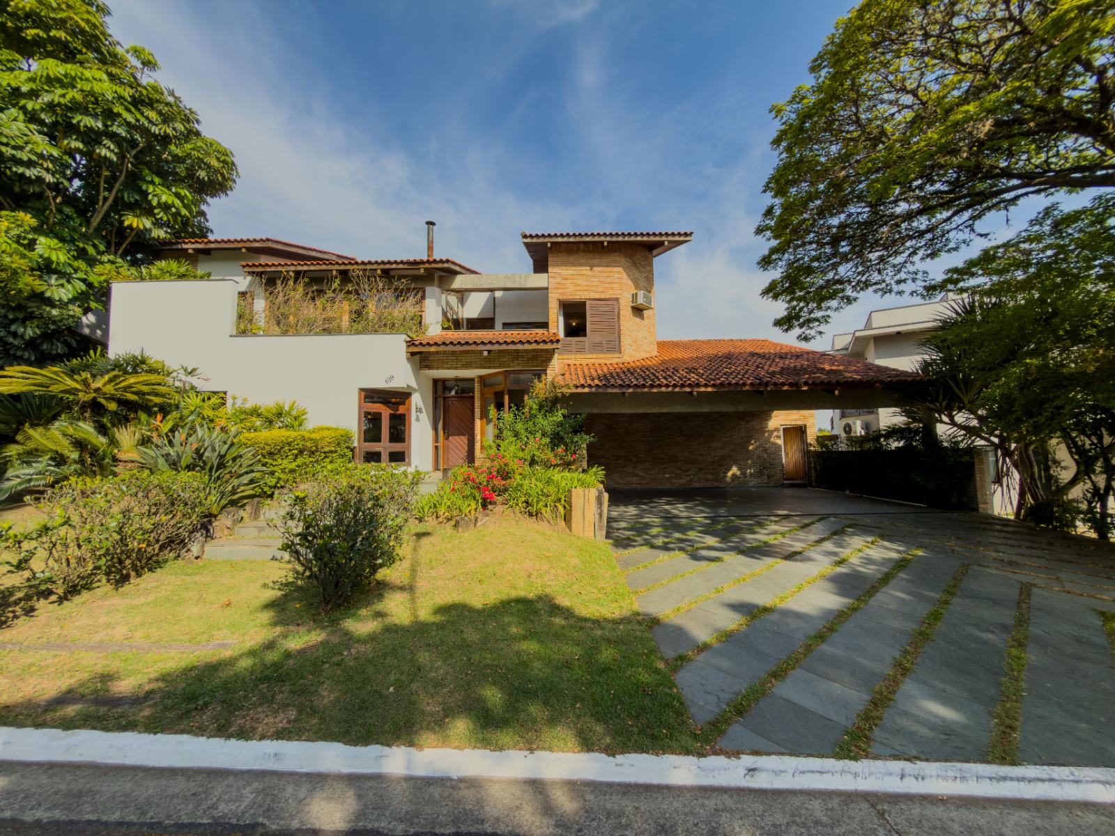 Sala de estar casa à venda ou para alugar — 3 suítes, 720 m² — imagem 2 de 52