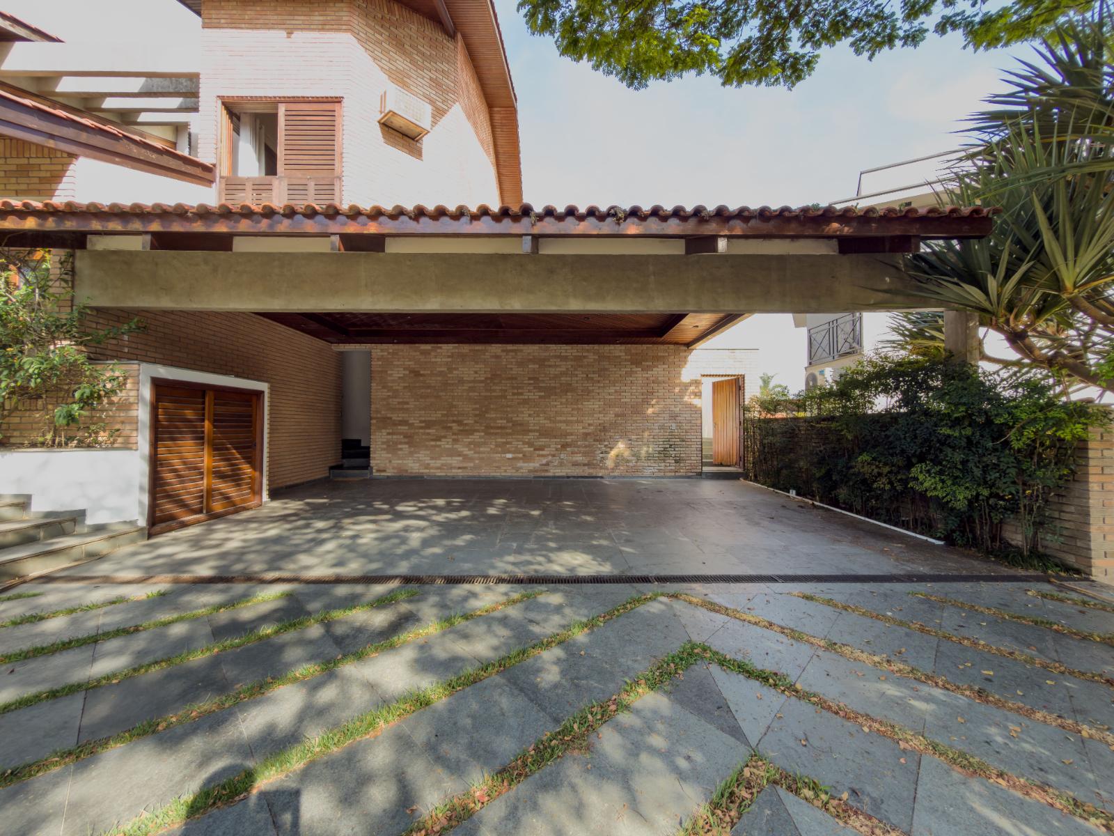 Suíte principal casa à venda ou para alugar — 3 suítes, 720 m² — imagem 4 de 52
