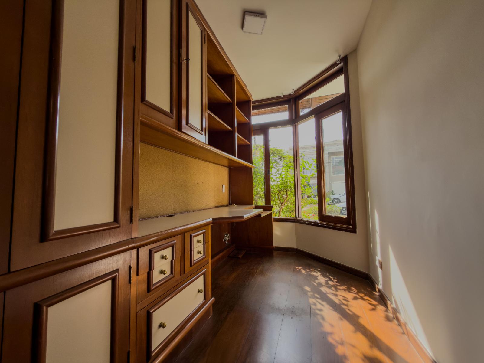 Área de convivência casa à venda ou para alugar — 3 suítes, 720 m² — imagem 6 de 52