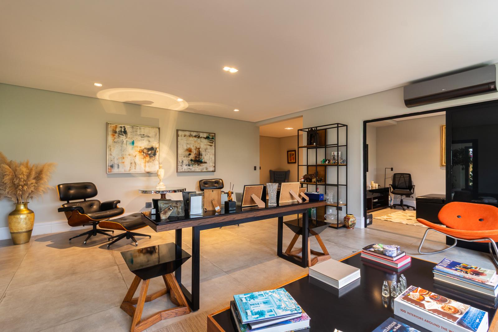 Área de convivência casa à venda ou para alugar em Residencial Tambore 1, Alphaville, Santana de Parnaíba — 3 suítes, 485 m² — imagem 6 de 41