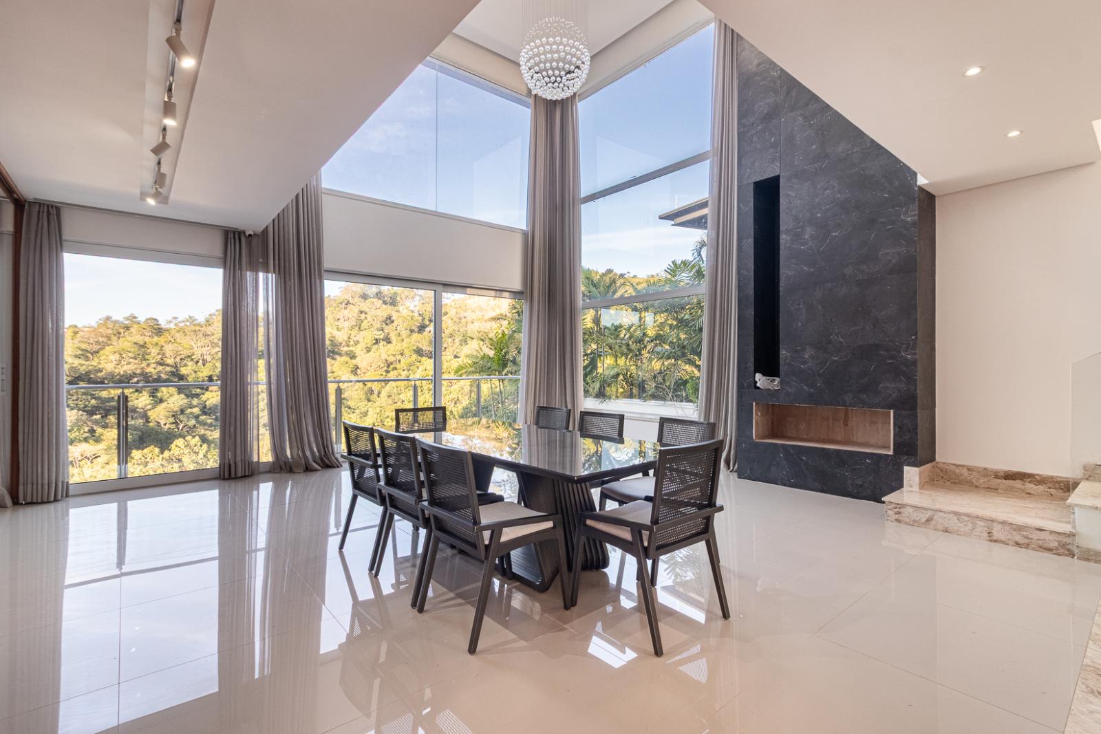 Cozinha e área gourmet casa à venda em Genesis 1, Alphaville, Santana de Parnaíba — 4 suítes, 478 m² — imagem 3 de 33