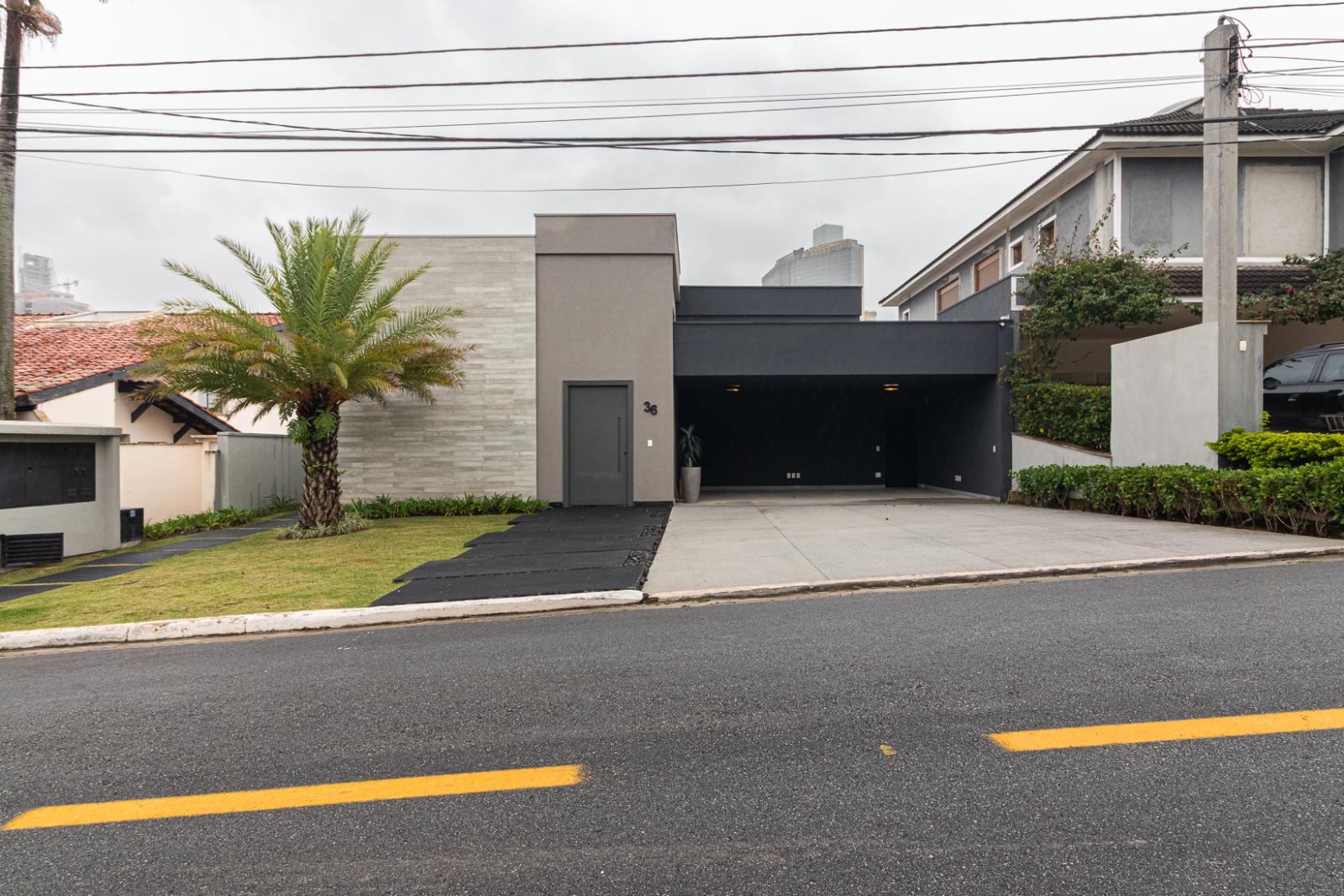 Fachada casa à venda em Alphaville Residencial 1, Barueri — 5 suítes, 560 m² — imagem 1 de 42