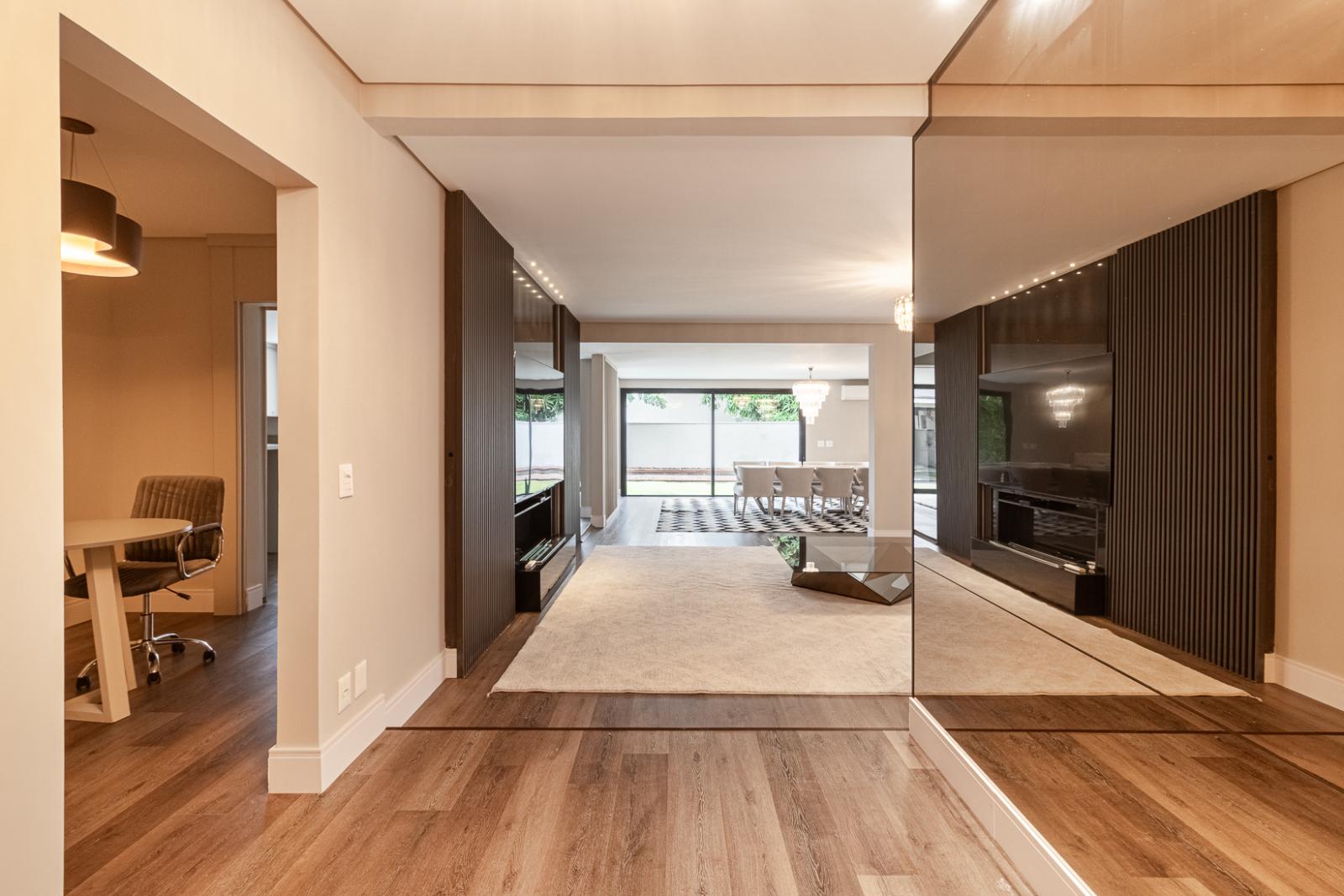 Sala de estar casa à venda em Alphaville Residencial 1, Barueri — 5 suítes, 560 m² — imagem 2 de 42