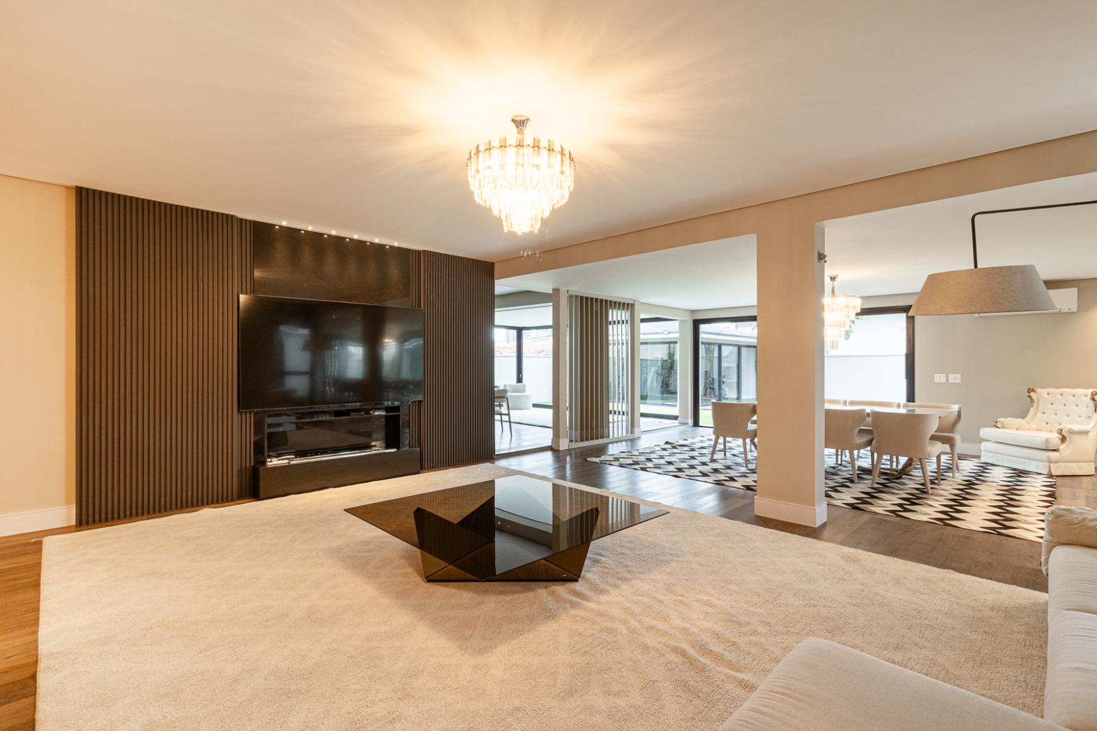 Cozinha e área gourmet casa à venda em Alphaville Residencial 1, Barueri — 5 suítes, 560 m² — imagem 3 de 42
