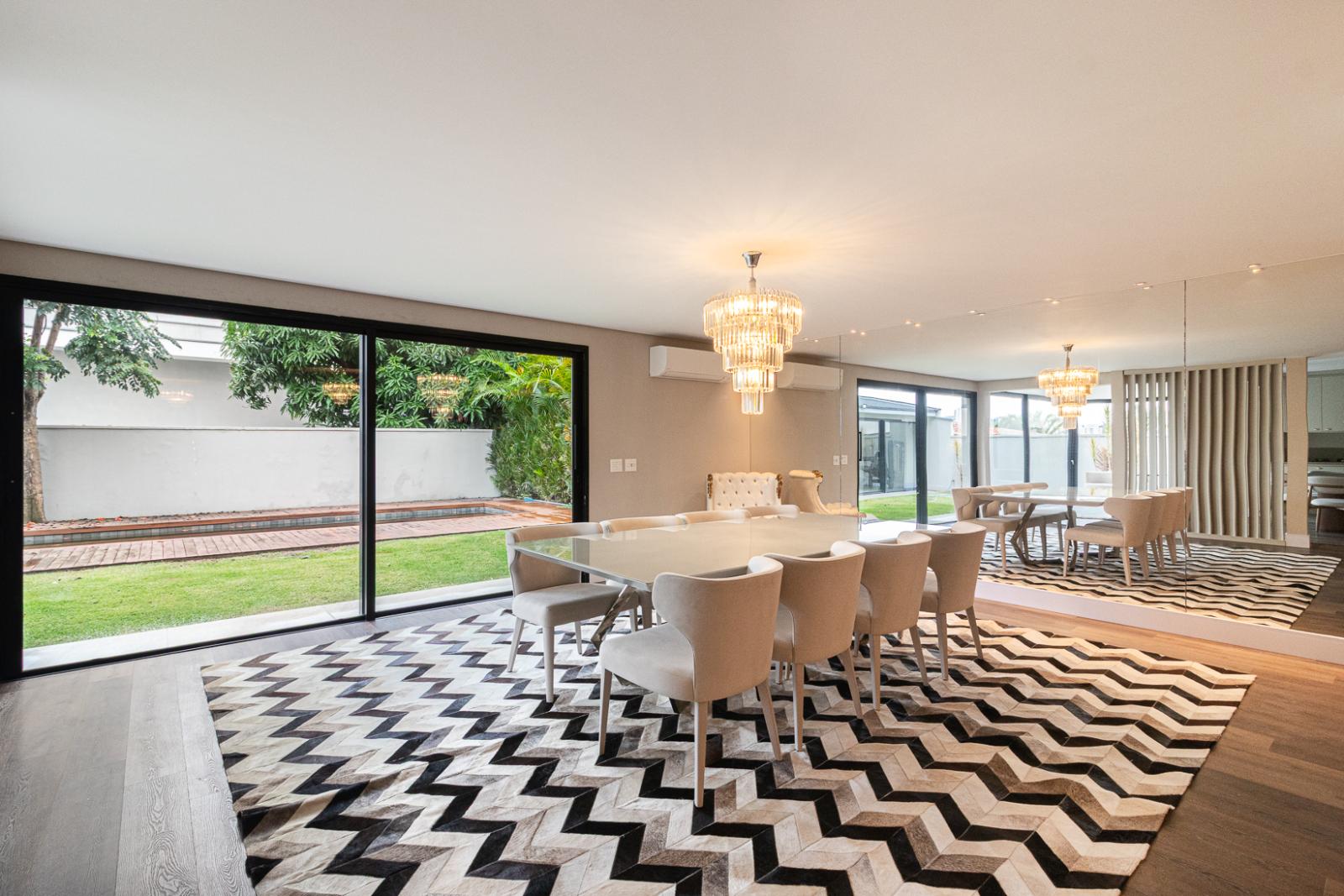Área de convivência casa à venda em Alphaville Residencial 1, Barueri — 5 suítes, 560 m² — imagem 6 de 42