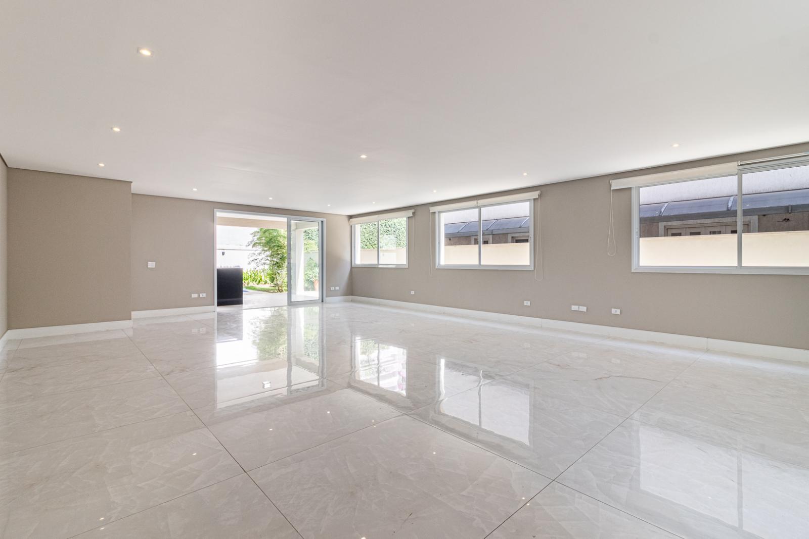 Sala de estar casa à venda em Alpha Conde II, Alphaville, Barueri — 4 suítes, 490 m² — imagem 2 de 36