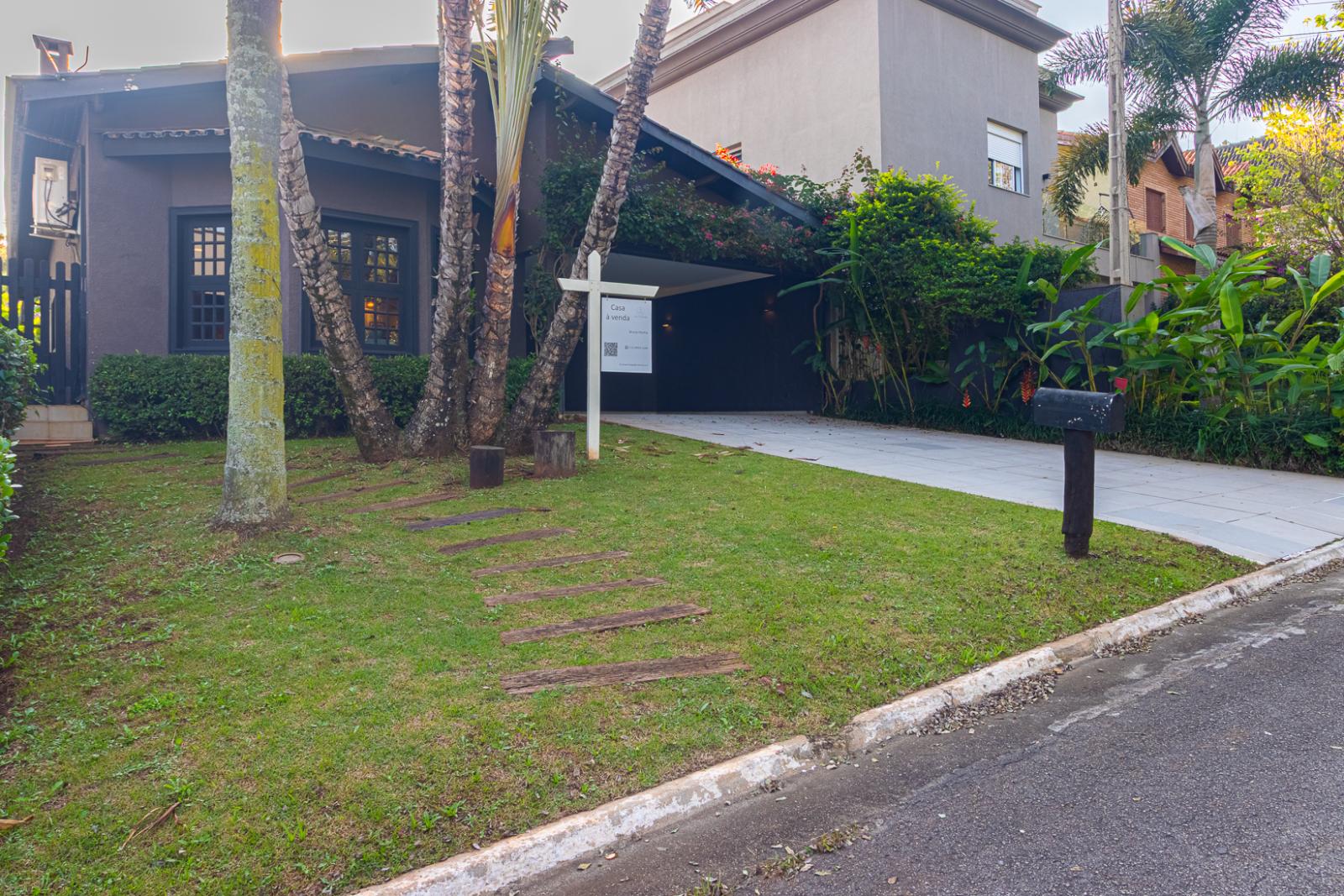 Sala de estar casa à venda em Alphaville Residencial 11, Alphaville, Santana de Parnaíba — 1 suíte, 400 m² — imagem 2 de 34