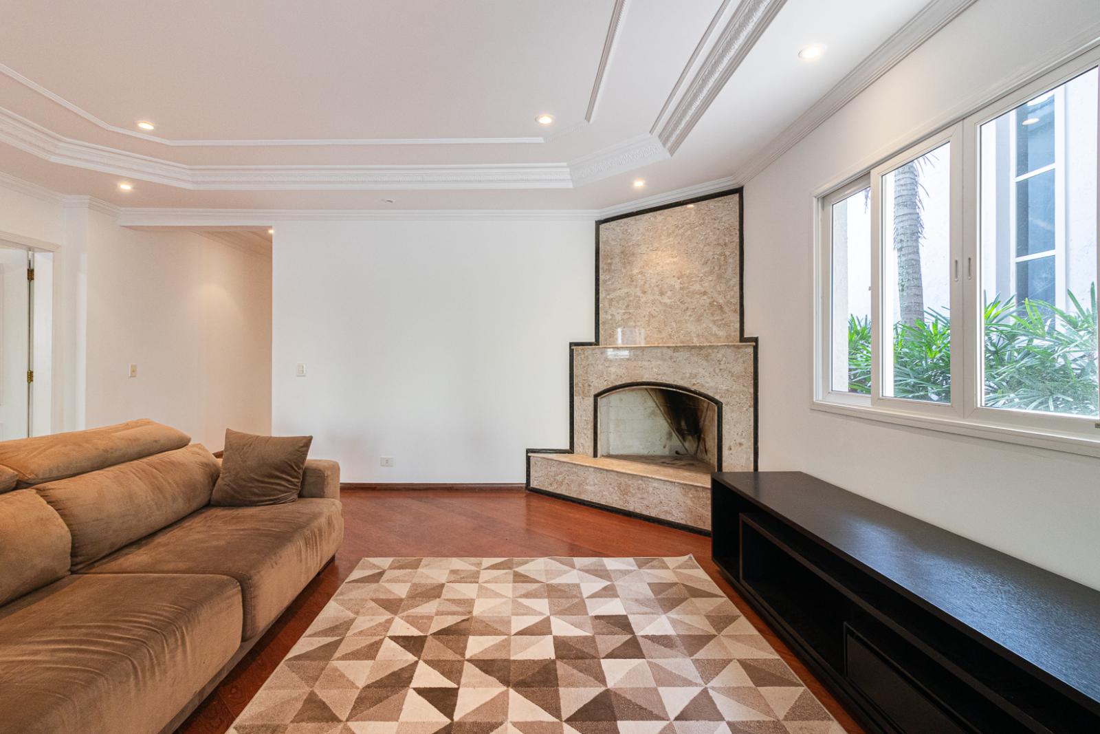 Suíte principal casa à venda em 18 do Forte, Alphaville, Santana de Parnaíba — 4 suítes, 550 m² — imagem 4 de 43