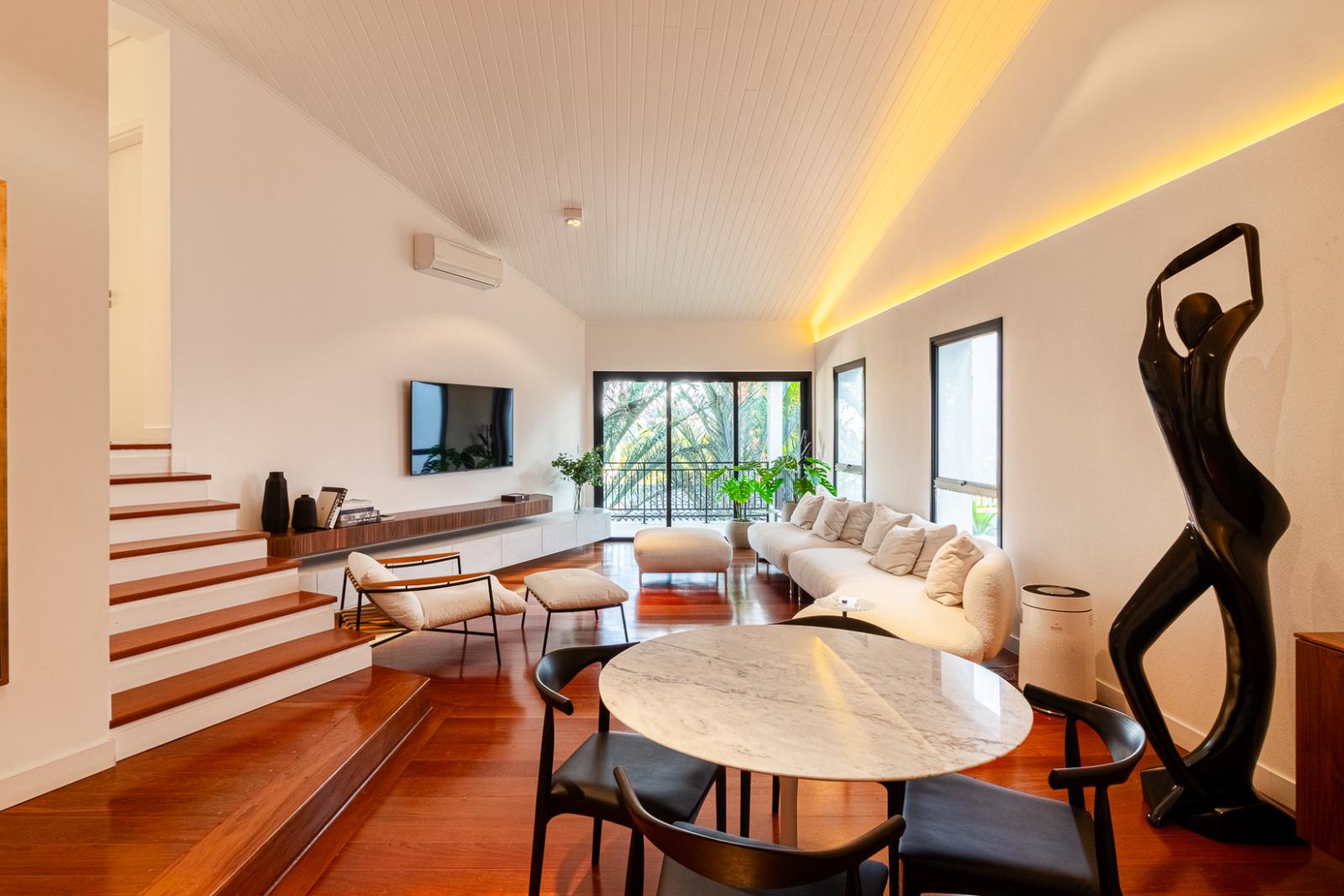 Cozinha e área gourmet casa à venda em Alphaville Residencial 6, Alphaville, Santana de Parnaíba — 4 suítes, 370 m² — imagem 3 de 35