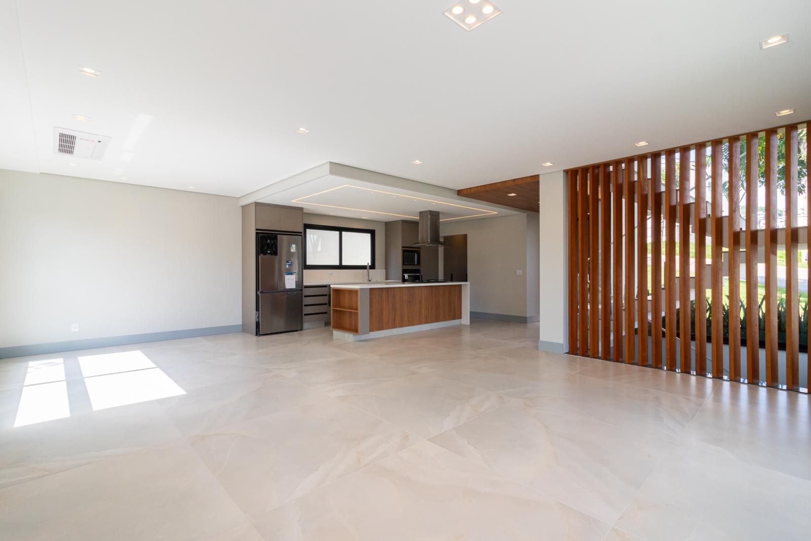 Piscina e área externa casa à venda em New Ville, Alphaville, Santana de Parnaíba — 4 suítes, 355 m² — imagem 5 de 32