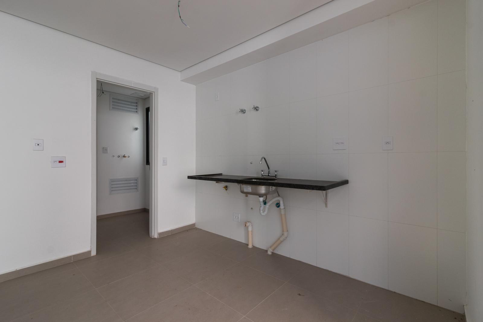 Cozinha e área gourmet casa à venda em Alpha House 1, Alphaville, Santana de Parnaíba — 4 suítes, 220 m² — imagem 3 de 31