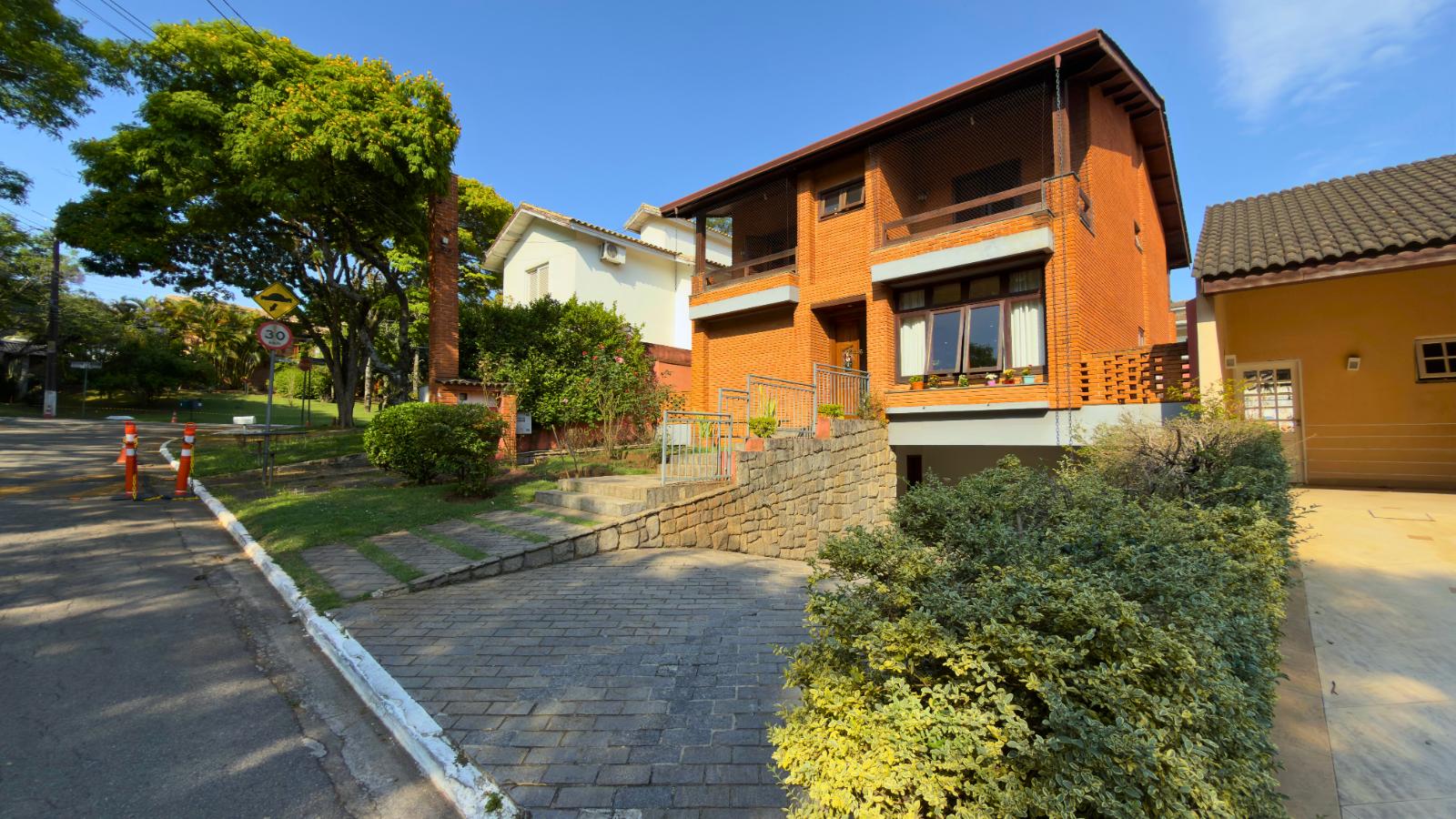 Cozinha e área gourmet casa à venda em Alphaville Residencial 11, Alphaville, Santana de Parnaíba — 2 suítes, 360 m² — imagem 3 de 38