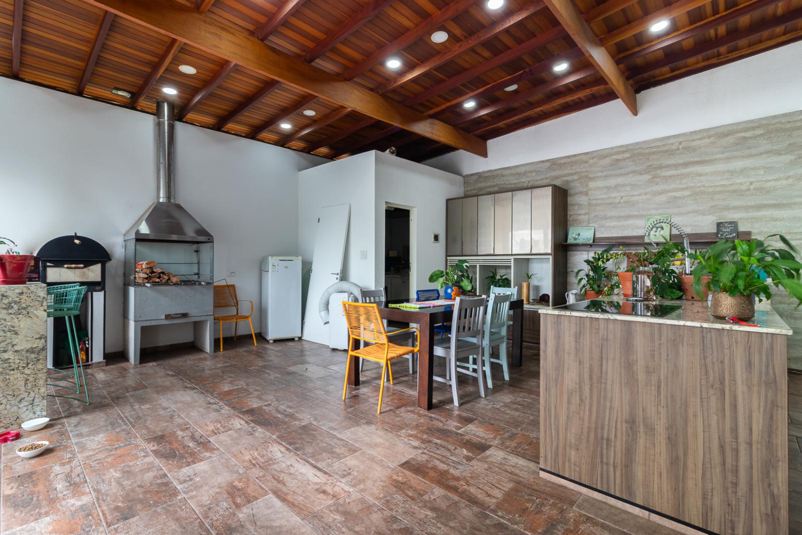 Sala de estar casa à venda em Tambore 4, Alphaville, Santana de Parnaíba — 4 suítes, 360 m² — imagem 2 de 39