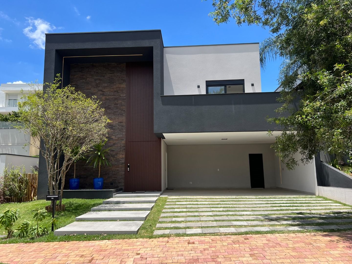 Fachada casa à venda em Genesis 1, Alphaville, Santana de Parnaíba — 4 suítes, 465 m² — imagem 1 de 29