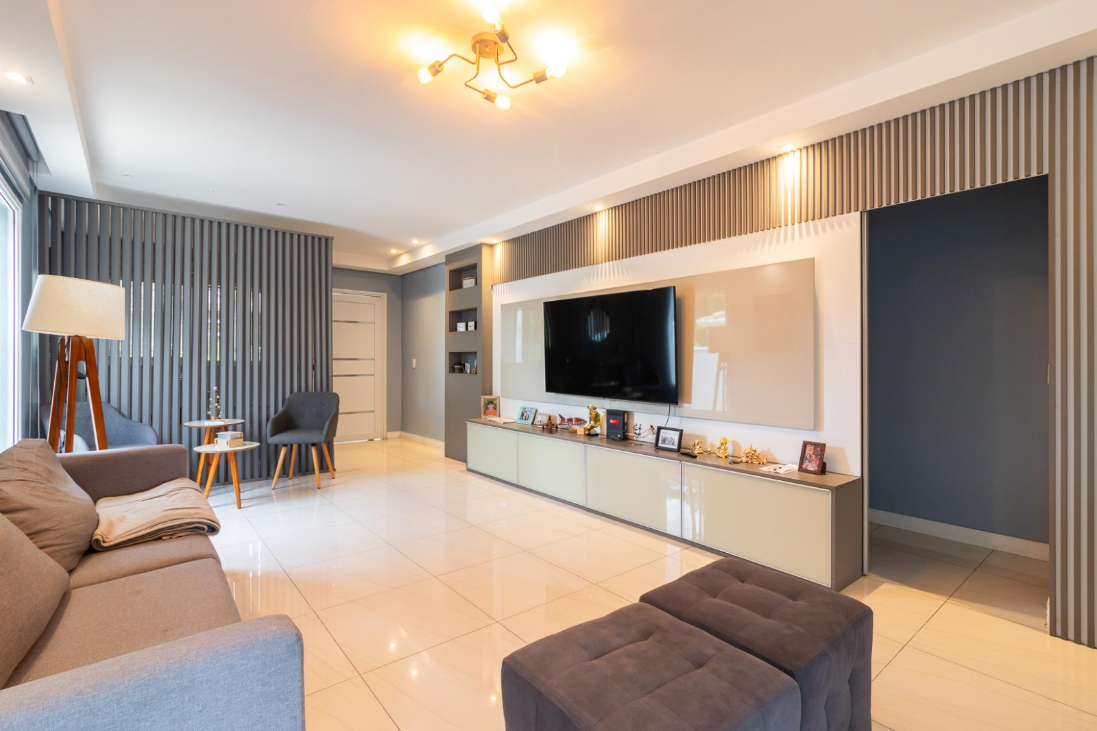 Cozinha e área gourmet casa à venda em Alphaville Residencial 6, Alphaville, Santana de Parnaíba — 3 suítes, 317 m² — imagem 3 de 44