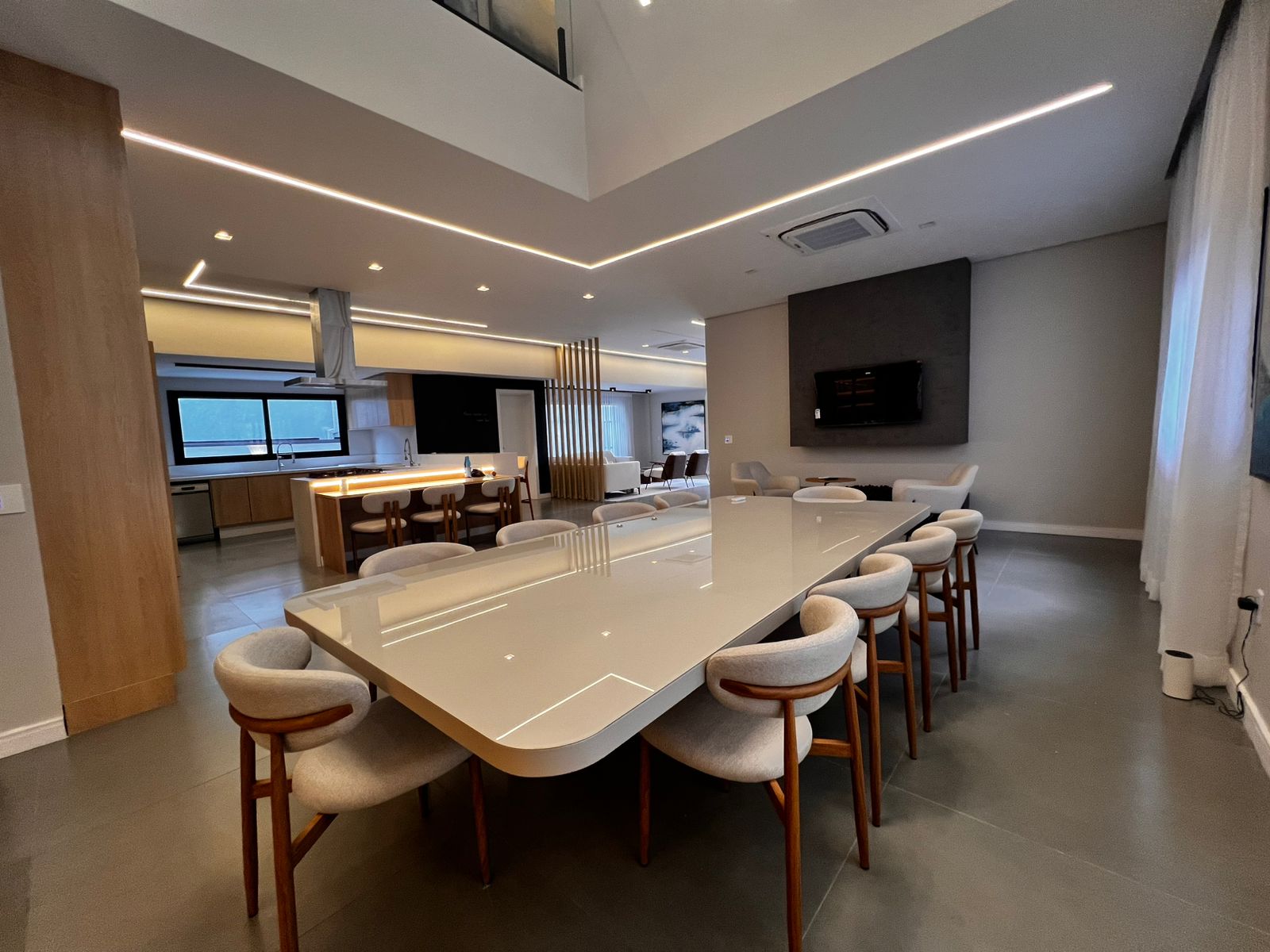 Cozinha e área gourmet casa à venda em Alphaville Residencial 2, Alphaville, Santana de Parnaíba — 5 suítes, 560 m² — imagem 3 de 29