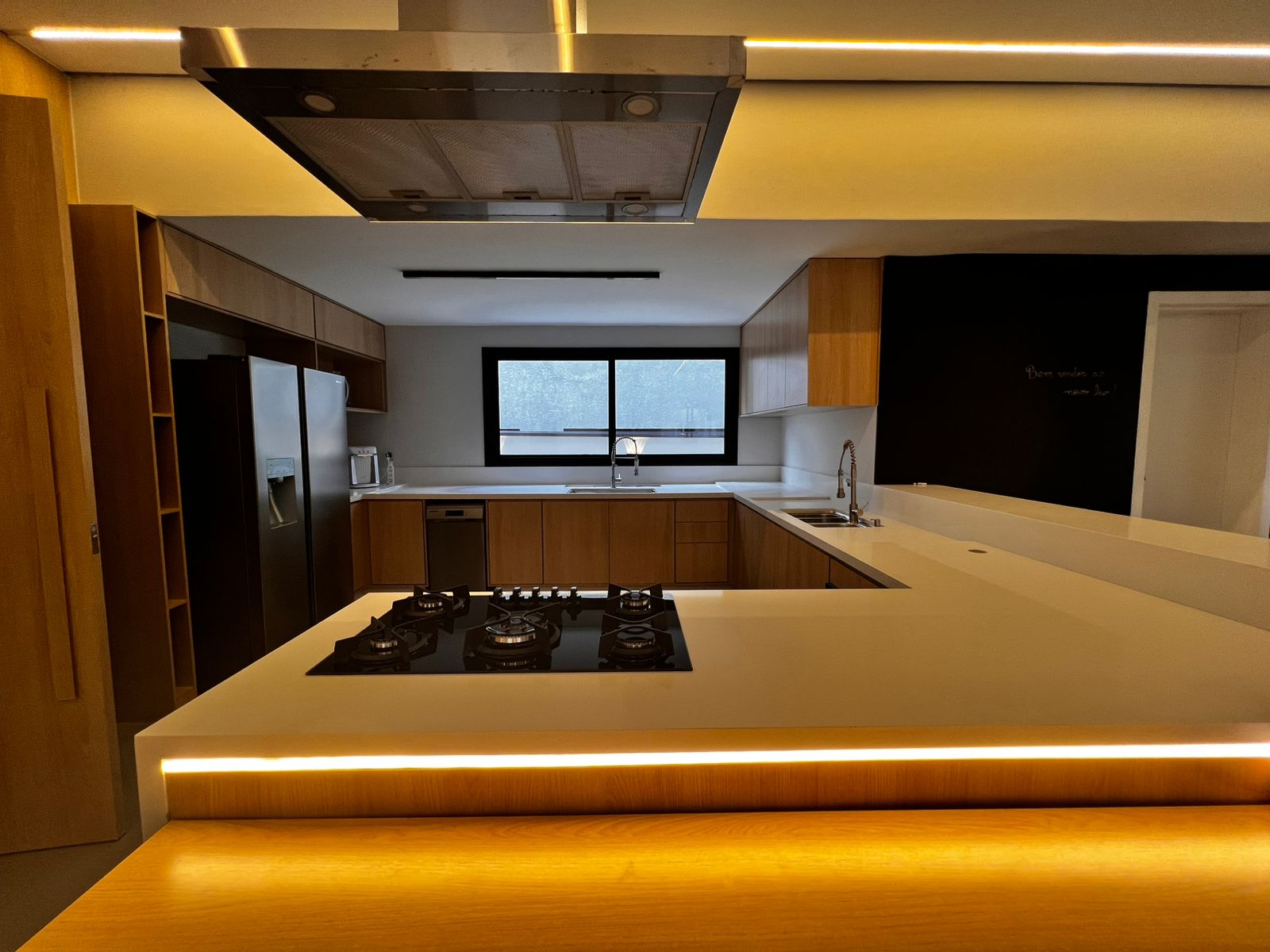 Área de convivência casa à venda em Alphaville Residencial 2, Alphaville, Santana de Parnaíba — 5 suítes, 560 m² — imagem 6 de 29