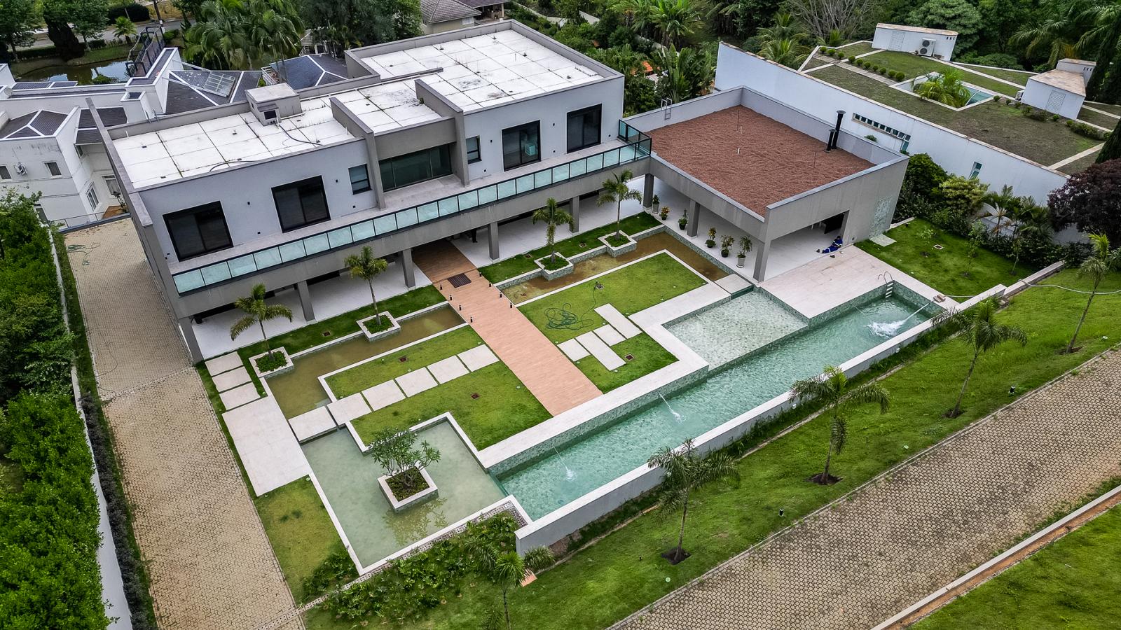 Cozinha e área gourmet casa à venda em Residencial Tambore 1, Alphaville, Santana de Parnaíba — 4 suítes, 3527 m² — imagem 3 de 40
