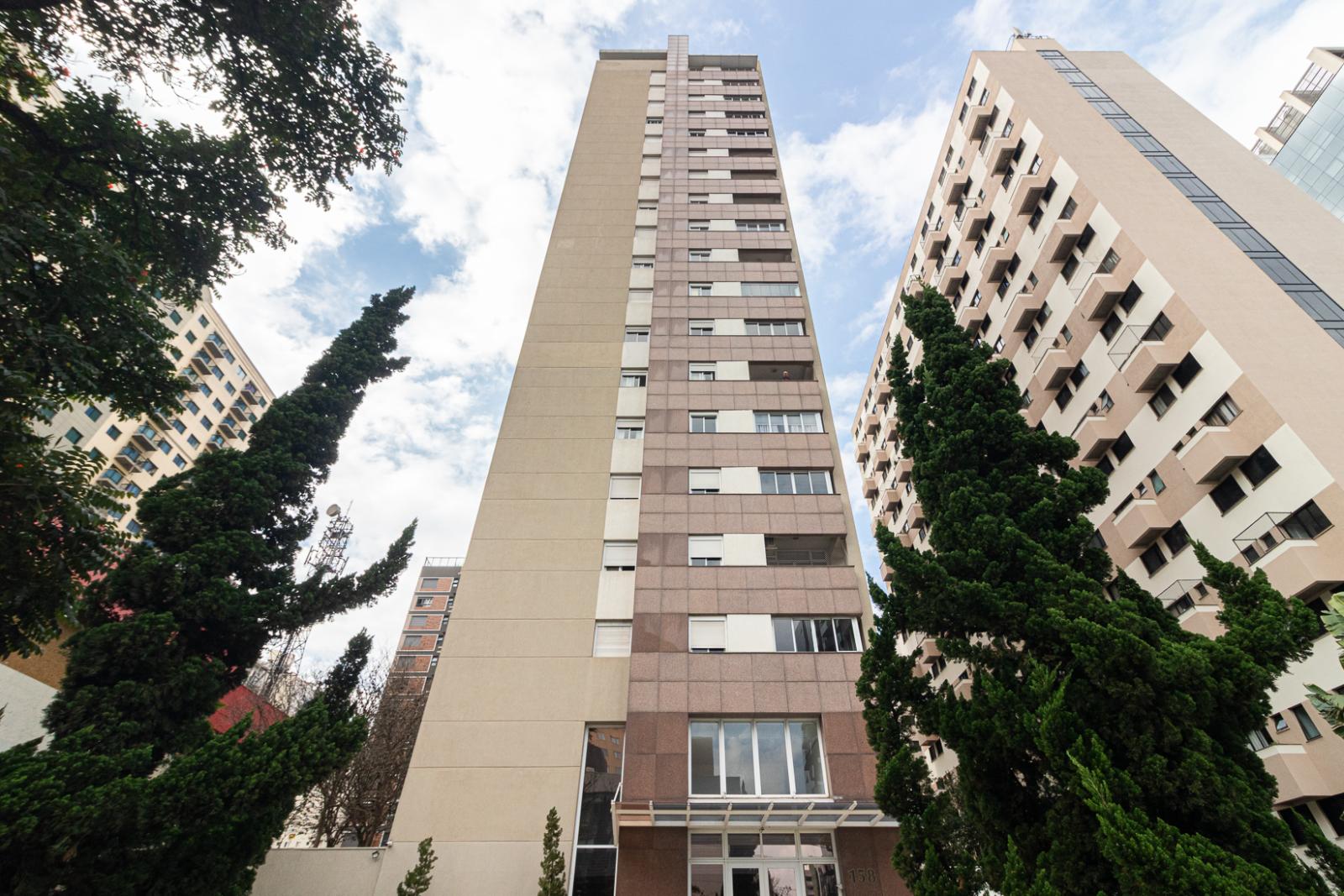 Sala de estar casa à venda ou para alugar em Condomínio Master Residence Stay, Alphaville, Barueri — 2 dormitórios, 95 m² — imagem 2 de 17