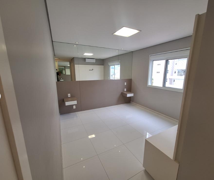 Suíte principal apartamento para alugar em Ghaia Tambore, Alphaville, Santana de Parnaíba — 3 suítes, 159 m² — imagem 4 de 5