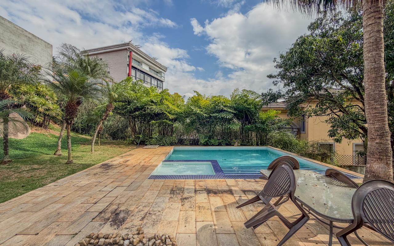Fachada casa à venda em Residencial Tambore 1, Alphaville, Santana de Parnaíba — 3 suítes, 1 m² — imagem 1 de 40