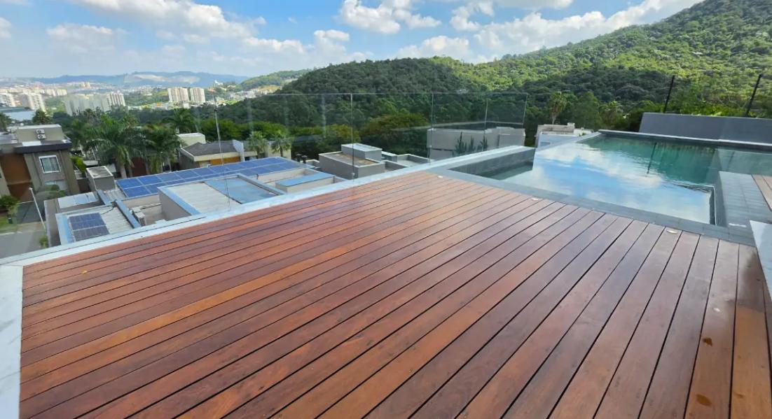 Piscina e área externa casa à venda em Residencial Tambore 10 , Alphaville, Santana de Parnaíba — 4 suítes, 500 m² — imagem 5 de 16