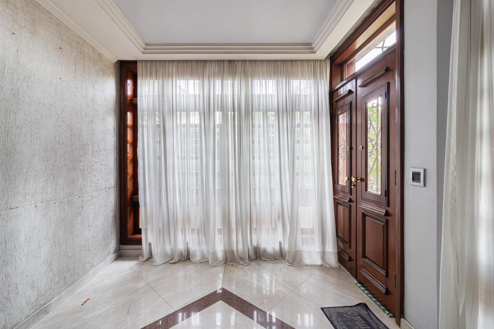 Cozinha e área gourmet casa à venda em Alphaville Residencial 2, Alphaville, Santana de Parnaíba — 4 suítes, 595 m² — imagem 3 de 43