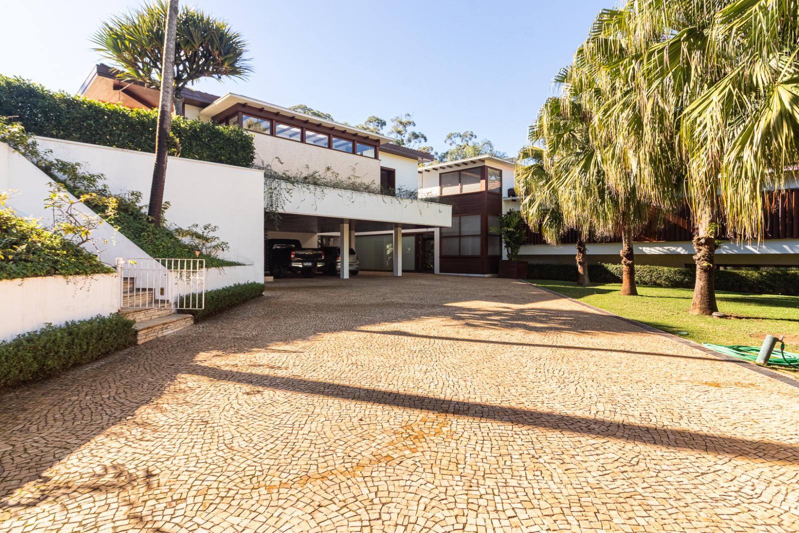 Fachada casa à venda em Residencial Tambore 1, Alphaville, Santana de Parnaíba — 4 suítes, 6300 m² — imagem 1 de 55