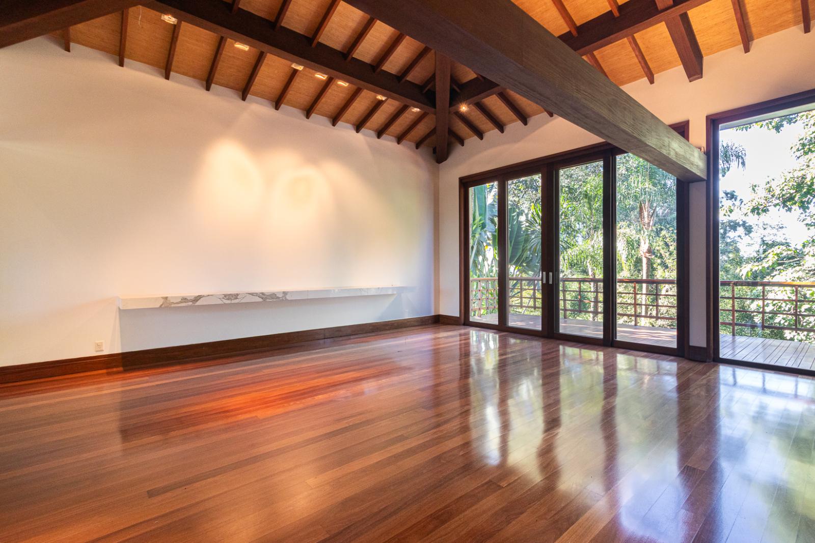 Área de convivência casa à venda em Residencial Tambore 1, Alphaville, Santana de Parnaíba — 4 suítes, 6300 m² — imagem 6 de 55