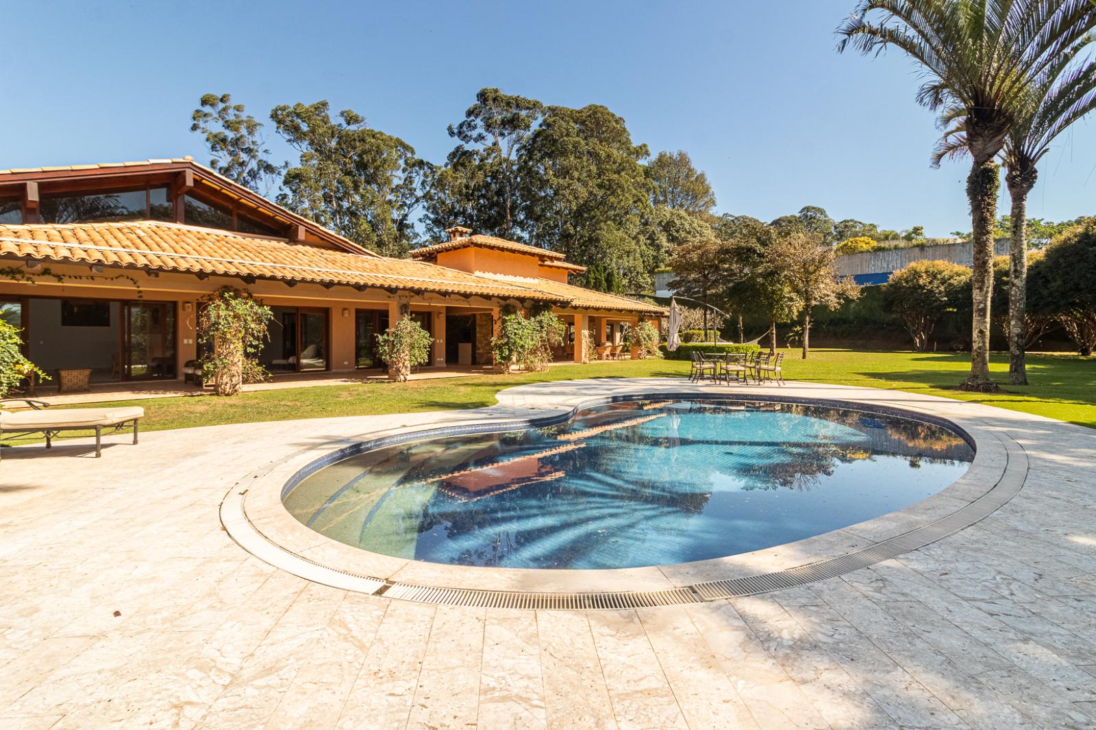 Sala de estar casa à venda ou para alugar em Residencial Tambore 1, Alphaville, Santana de Parnaíba — 4 suítes, 4000 m² — imagem 2 de 56