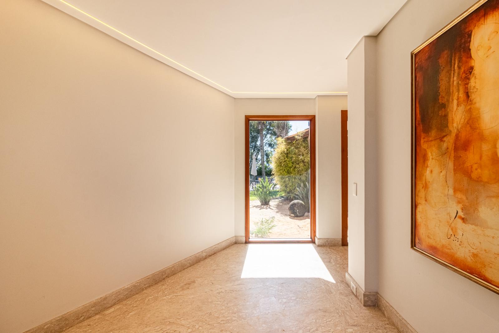 Cozinha e área gourmet casa à venda ou para alugar em Residencial Tambore 1, Alphaville, Santana de Parnaíba — 4 suítes, 4000 m² — imagem 3 de 56